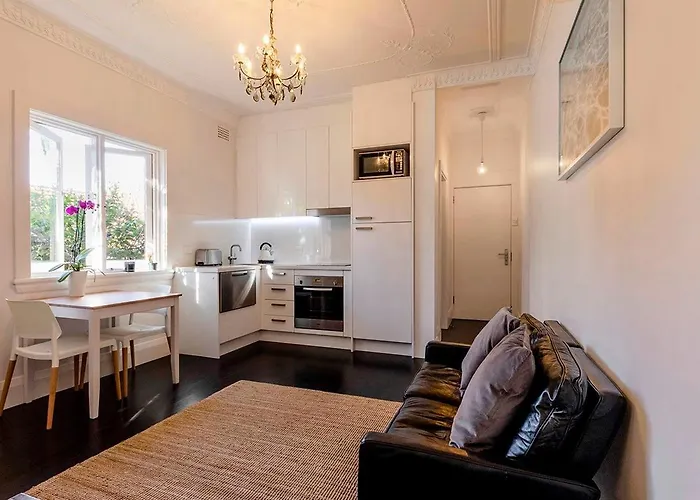 Bondi Beach Prime 1 Bedroom + Sunroom