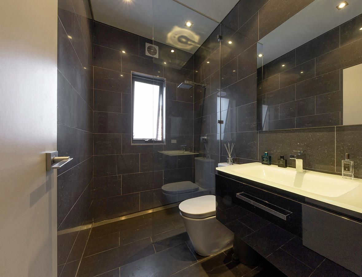 Bondi Beach Prime 1 Bedroom + Sunroom Sydney